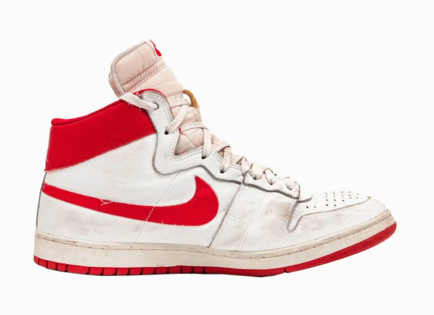 Аукцион The Beatles: Sotheby's продал личные вещи «Ливерпульской четверки»